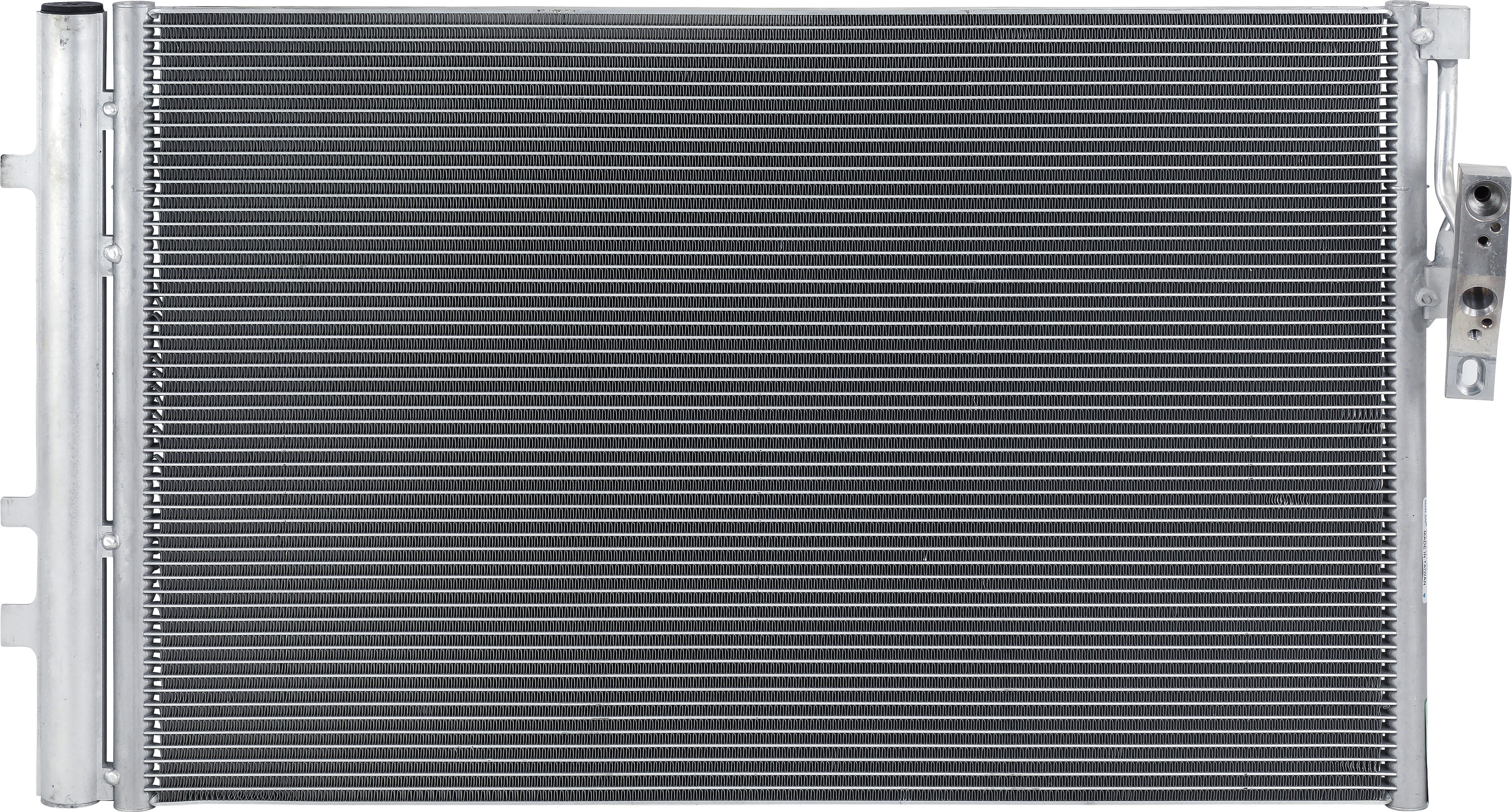 CONDENSER, BMW X3 F25 2.0TD 03/11-, MULTI-FLOW, PAD, 377 X 672 X 16MM, INCL DRIER